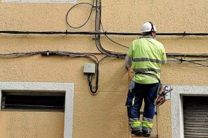 Instalación de fibra óptica en domicilio de Orihuela